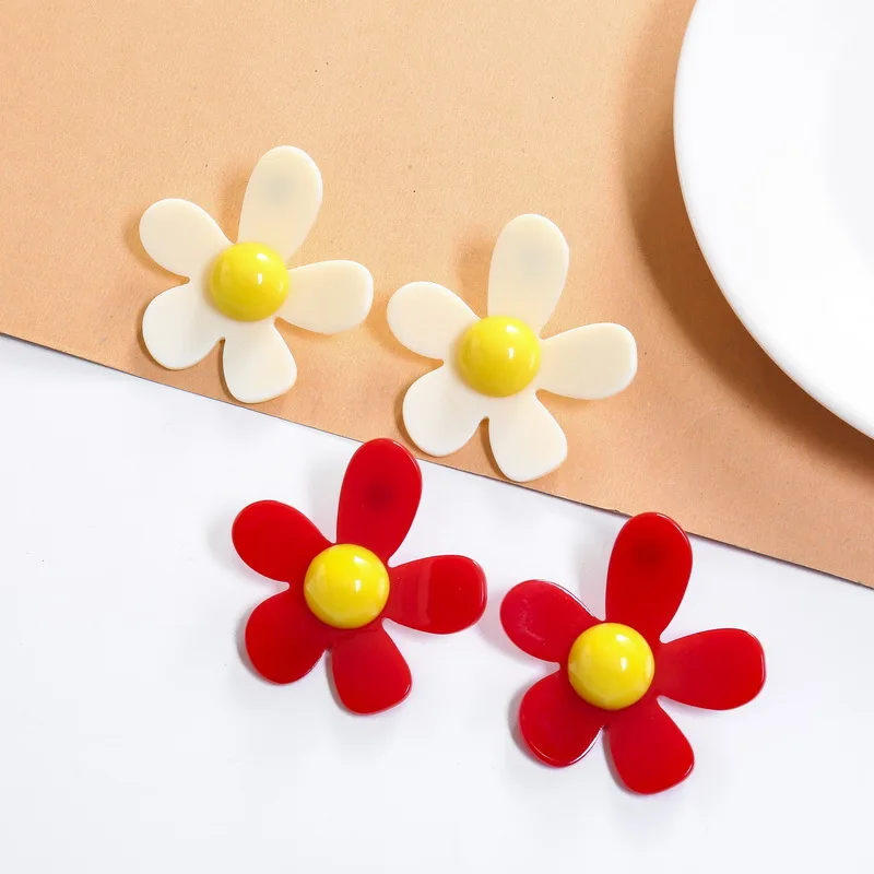 2019 Korean Fashion Beige/Red Cute Flower Stud Earrings Star Style Five petal flower Acrylic Clip On Earrings For Women E19082
2019 Korean Fashion Beige/Red Cute Flower Stud Earrings Star Style Five petal flower Acrylic Clip On Earrings For Women E19082