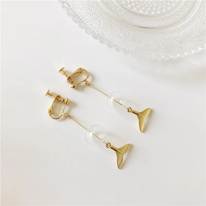 Fashion Creative Temperament Lovely Mermaid Foam Glass Ball Clip Earrings For Women Simple Style No Ear Hole Jewelry Gifts
Fashion Creative Temperament Lovely Mermaid Foam Glass Ball Clip Earrings For Women Simple Style No Ear Hole Jewelry Gifts
