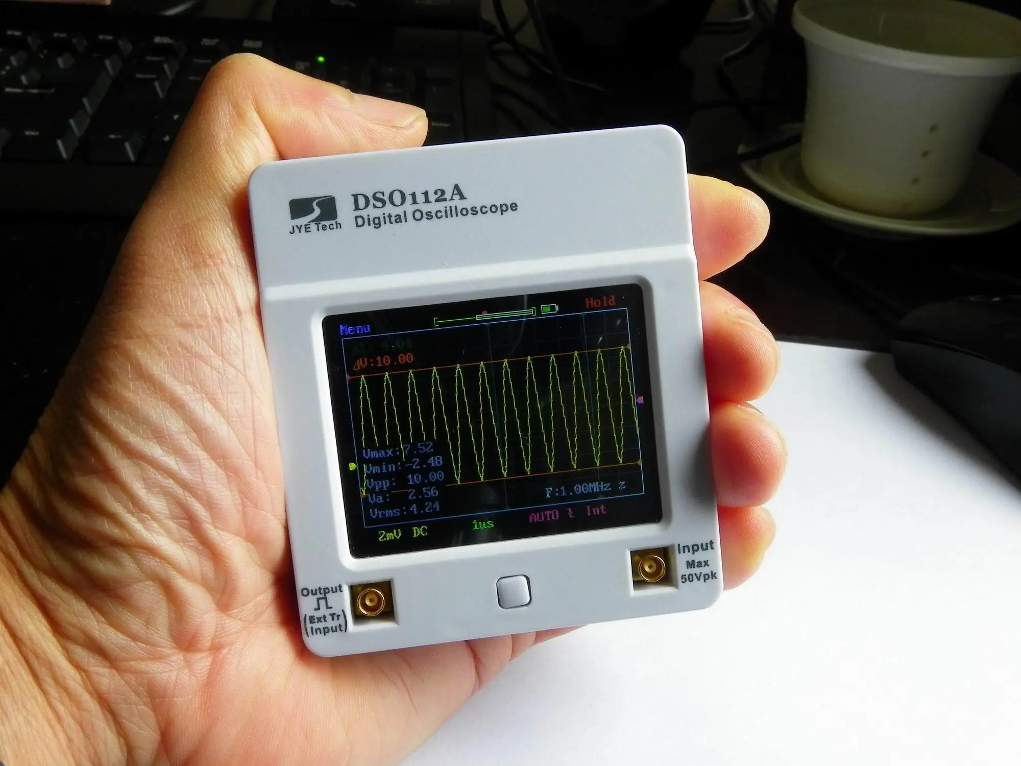 DSO112A pocket oscilloscope full touch 2MHz bandwidth portable digital oscilloscope
DSO112A pocket oscilloscope full touch 2MHz bandwidth portable digital oscilloscope