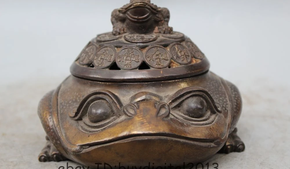 7"chinese Feng Shui bronze wealth Coin Golden Toad statue incense burner Censer
7"chinese Feng Shui bronze wealth Coin Golden Toad statue incense burner Censer