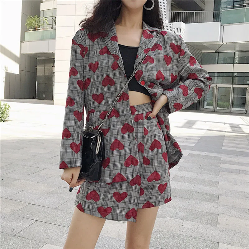 MUMUZI Spring and Autumn Korean set new fashion Chic heart shape blazers and skirt retro small suit jackets high waist skirt
MUMUZI Spring and Autumn Korean set new fashion Chic heart shape blazers and skirt retro small suit jackets high waist skirt