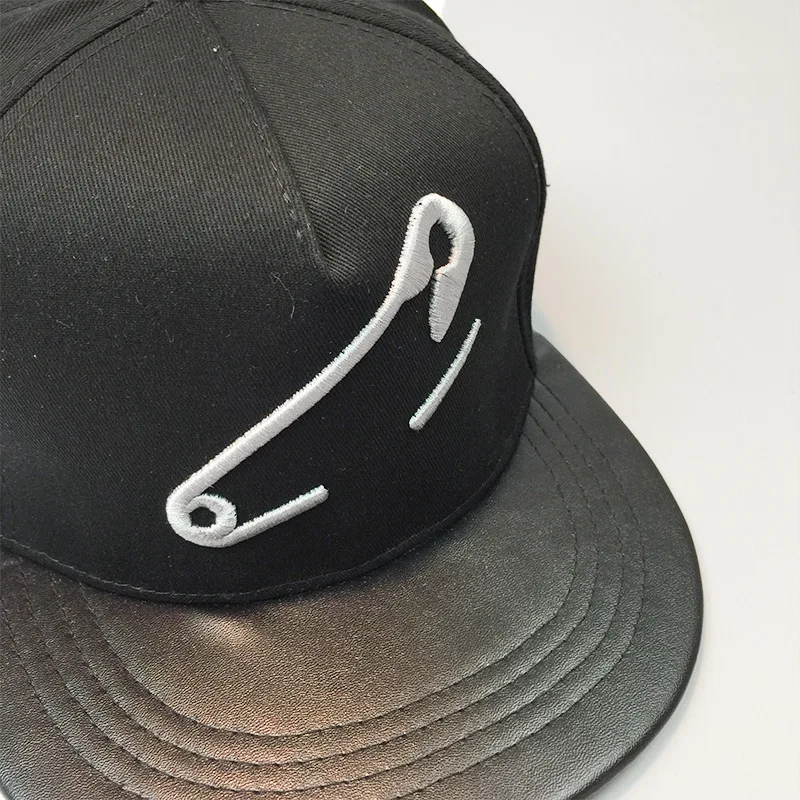 4179739026_2124350718