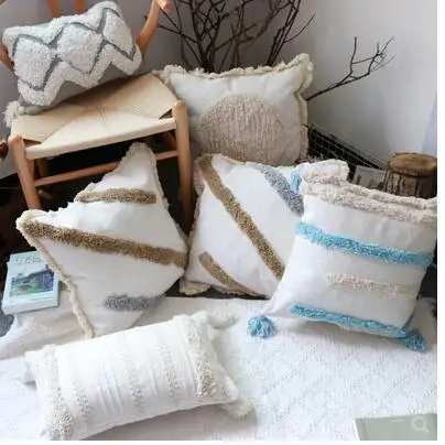 Plain Nordic style minimalist Indian fringed embroidered cushion cover Rectangular lumbar pillowcase Sofa with handmade pillowca
Plain Nordic style minimalist Indian fringed embroidered cushion cover Rectangular lumbar pillowcase Sofa with handmade pillowca