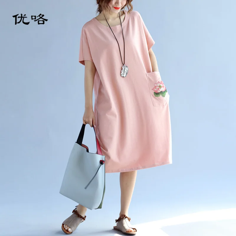 Women Chinese Embroidery Dress 2019 Summer Fashion Plus Size Midi Dress Female Short Sleeve Casual Loose Dresses Female 5XL 6XL
Women Chinese Embroidery Dress 2019 Summer Fashion Plus Size Midi Dress Female Short Sleeve Casual Loose Dresses Female 5XL 6XL