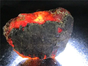Natural Blood Red Amber stones Perot Mineral Crystal Specimen Unique Home Decorations Furnishing Articles Crafts collectio
Natural Blood Red Amber stones Perot Mineral Crystal Specimen Unique Home Decorations Furnishing Articles Crafts collectio