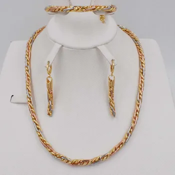 New High Quality Dubai gold big Jewelry Set 3 tones Gold color Nigerian Wedding African Jewelry Sets Parure Bijoux Femme
New High Quality Dubai gold big Jewelry Set 3 tones Gold color Nigerian Wedding African Jewelry Sets Parure Bijoux Femme