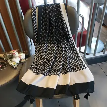 New Fashion Retro Ethnic Style Tassel Women Travel Beach Towel Sun Protection Scarf Shawl
New Fashion Retro Ethnic Style Tassel Women Travel Beach Towel Sun Protection Scarf Shawl