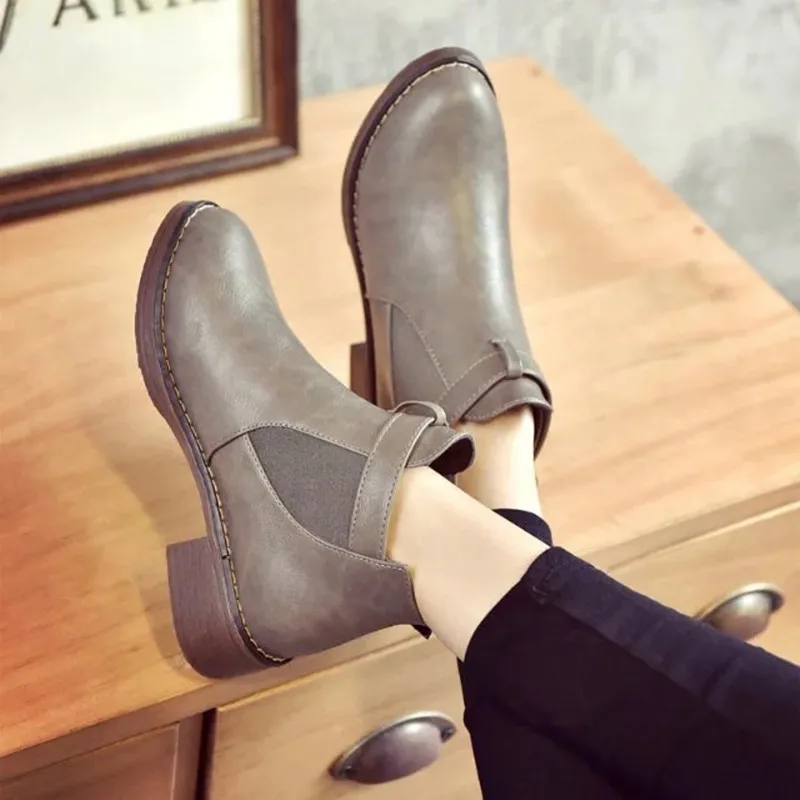 GOXPACER Winter All Match Shoes Women British Style Patchwork Ankle Boot Women Leather Middle Heels Fashion Comfortable 2018 New
GOXPACER Winter All Match Shoes Women British Style Patchwork Ankle Boot Women Leather Middle Heels Fashion Comfortable 2018 New