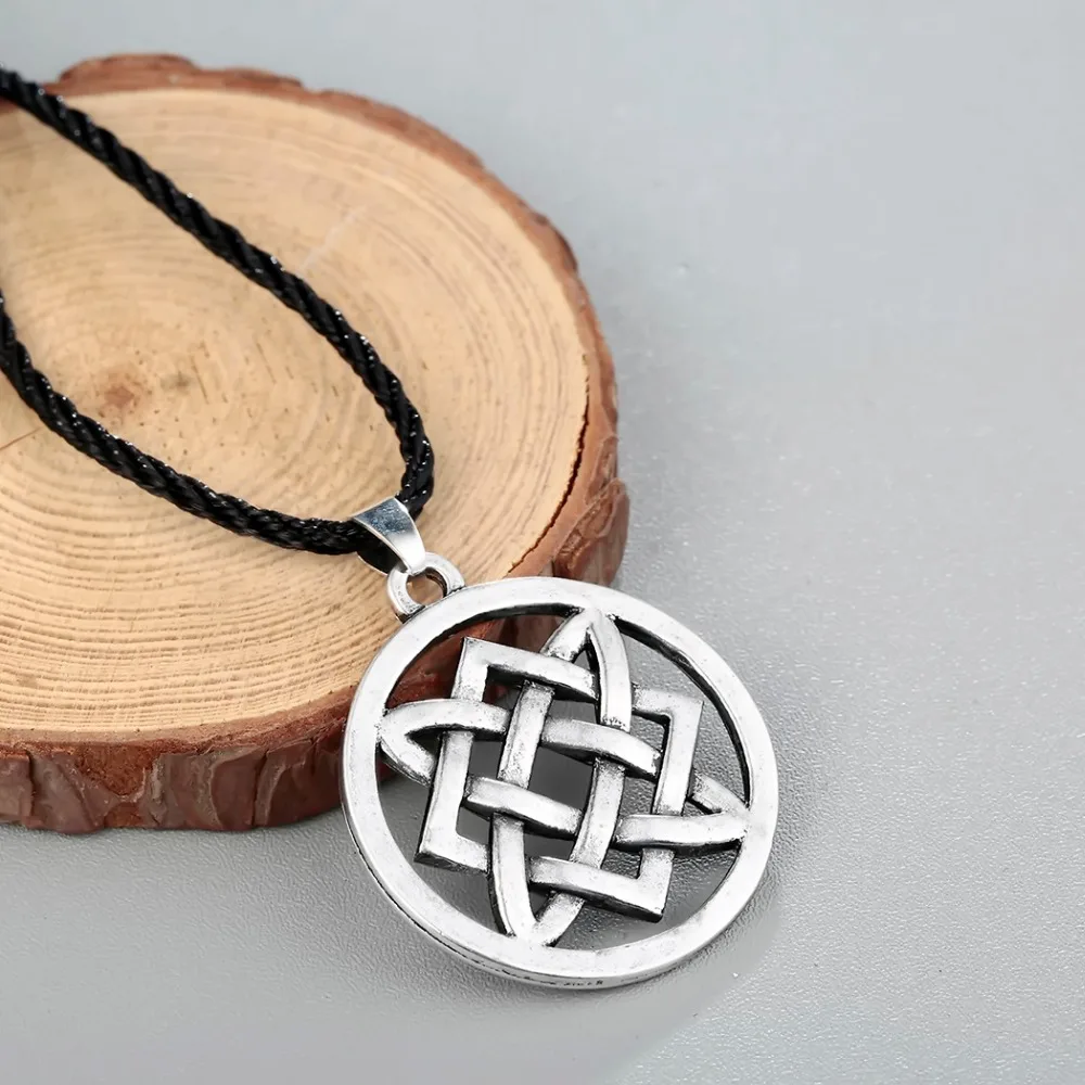 CHENGXUN Vintage Slavic jewelry Women Men Lada Star Pendant Necklace Adjustable Rope Chain Choker Collier Protection Amulet
CHENGXUN Vintage Slavic jewelry Women Men Lada Star Pendant Necklace Adjustable Rope Chain Choker Collier Protection Amulet
