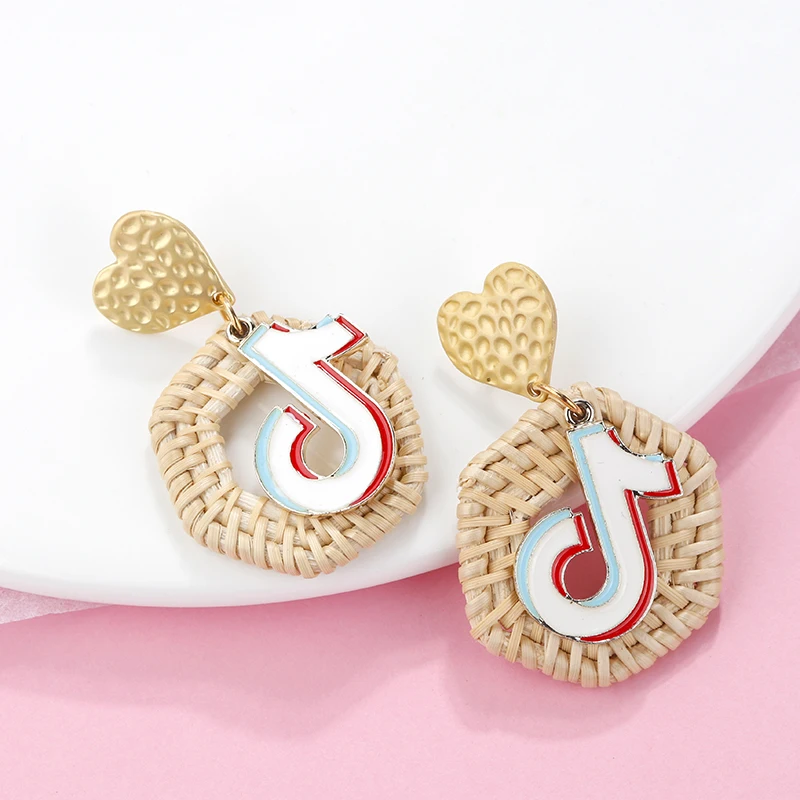 AENSOA New Unique Creative TikTok Rattan Drop Earrings For Women Bohemia Wooden Handmade Dangle Earrings Fashion Jewelry
AENSOA New Unique Creative TikTok Rattan Drop Earrings For Women Bohemia Wooden Handmade Dangle Earrings Fashion Jewelry