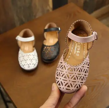 Girls shoes 2019 new Korean version of the princess shoes girls fashion soft sole shoes hollow breathable shoes
Girls shoes 2019 new Korean version of the princess shoes girls fashion soft sole shoes hollow breathable shoes