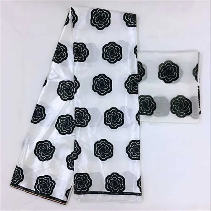 New Arrival Satin Silk Fabric 4+2 yards Fashion African Satin Silk Wax Pattern Design Eco-Friendly Silk Fabric For Party 30
New Arrival Satin Silk Fabric 4+2 yards Fashion African Satin Silk Wax Pattern Design Eco-Friendly Silk Fabric For Party 30