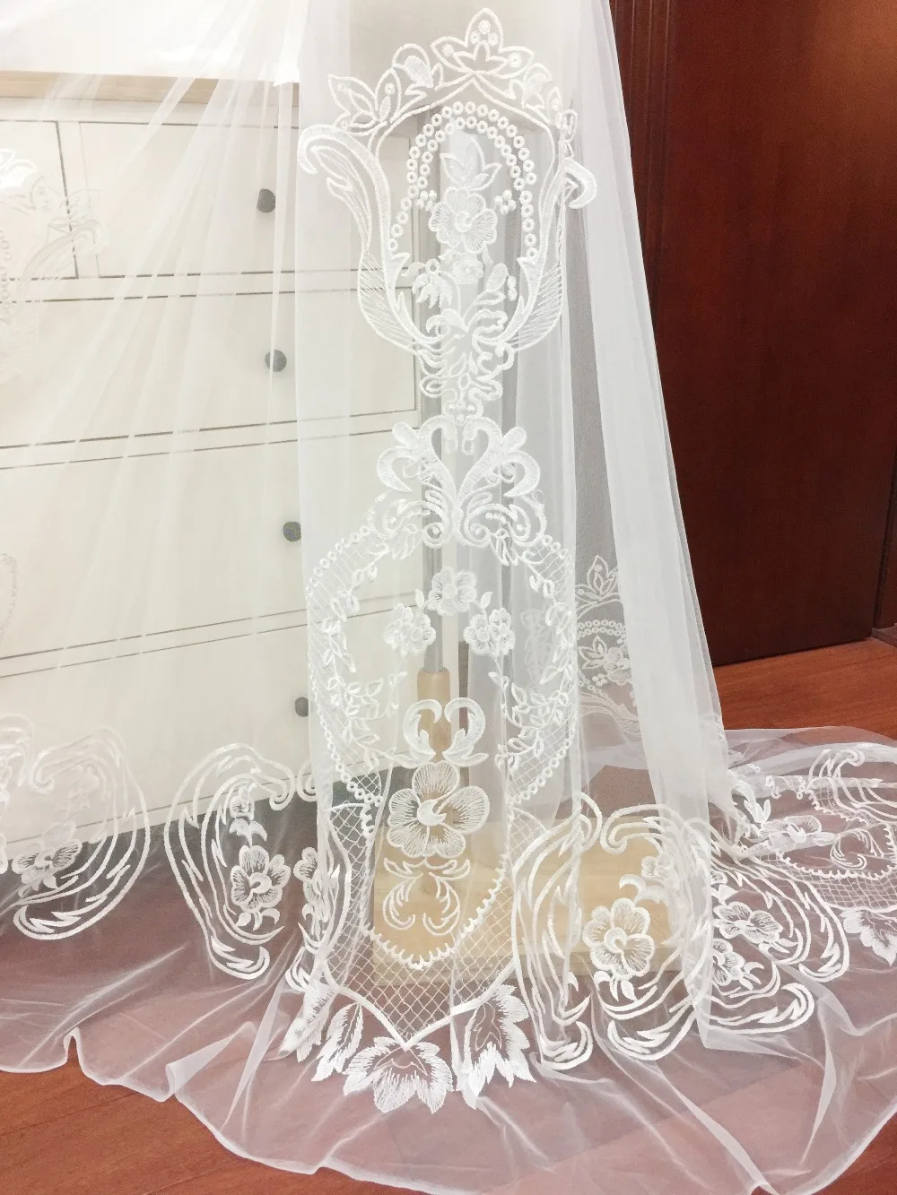1 pc luxury lace applique panel for wedding gown, bridal veils fabric lace 130 cm wide soft tulle fabric
1 pc luxury lace applique panel for wedding gown, bridal veils fabric lace 130 cm wide soft tulle fabric