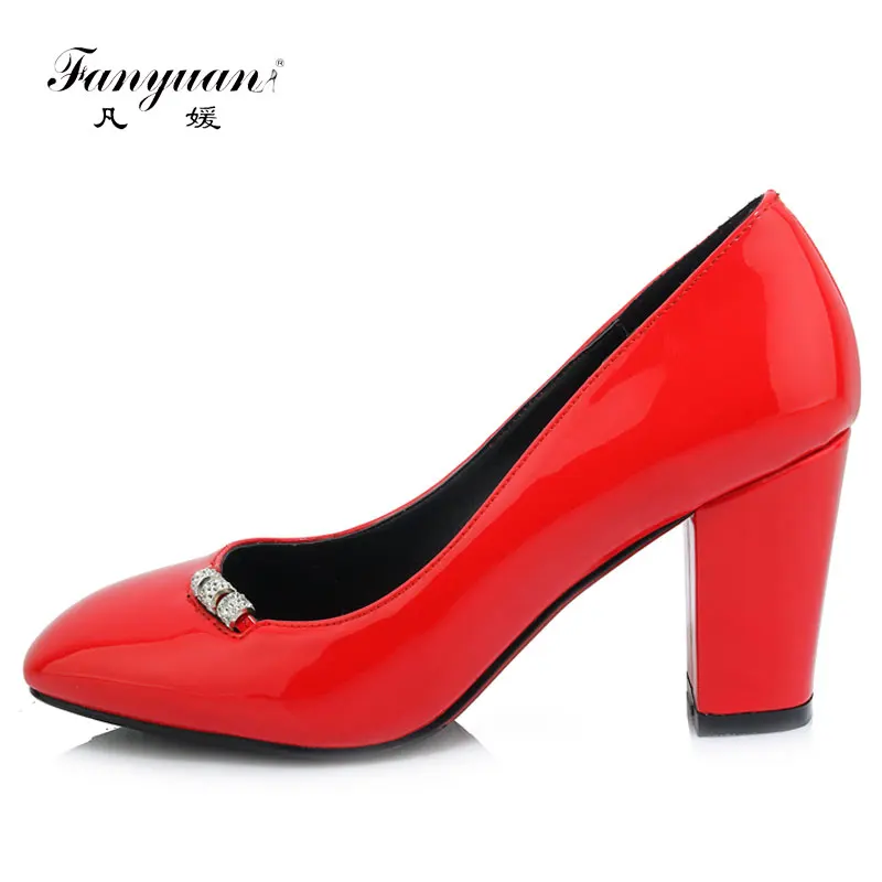 Hot Sale Woman Shallow Shoes Thick Heel Woman Pumps Square Toe High Heel Female Shoes String Bead Girl's Shoes Metal Decoration
Hot Sale Woman Shallow Shoes Thick Heel Woman Pumps Square Toe High Heel Female Shoes String Bead Girl's Shoes Metal Decoration