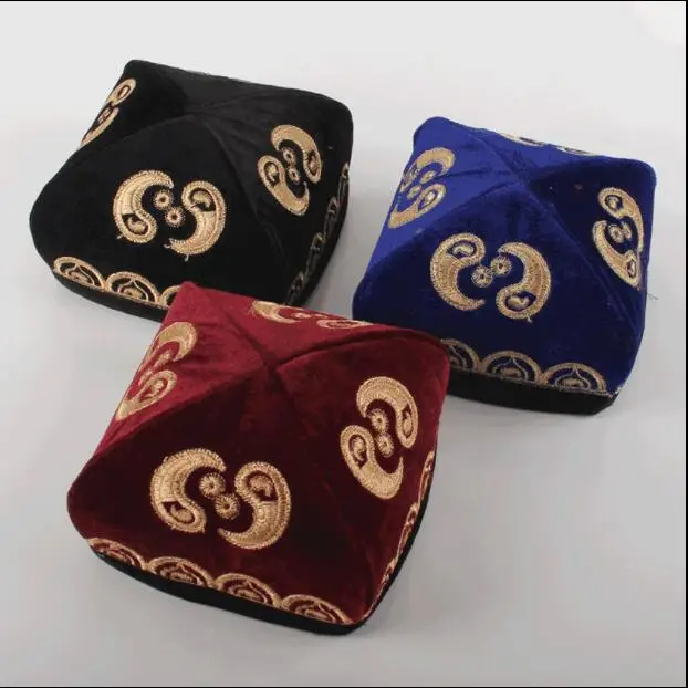 Tetragon Uygur Doppa Muslim Men's Uighur Flower Hat Xinjiang traditional folding pattern embroidery cap stage four almond Doppa
Tetragon Uygur Doppa Muslim Men's Uighur Flower Hat Xinjiang traditional folding pattern embroidery cap stage four almond Doppa