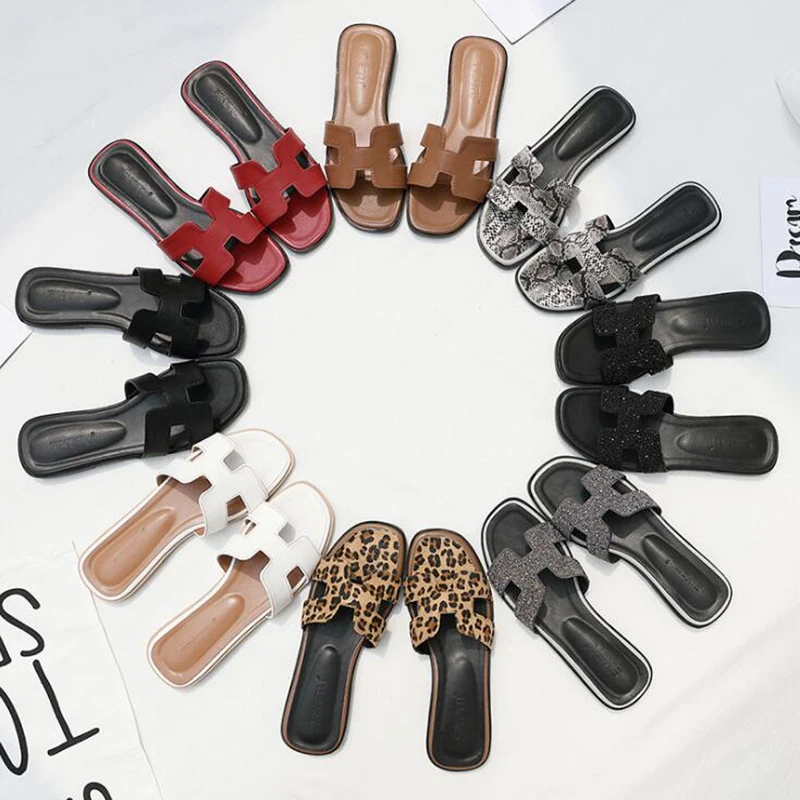 Luxury brand new slippers cut out summer beach sandals Fashion women slides outdoor slippers indoor flip flops pantoufle femme
Luxury brand new slippers cut out summer beach sandals Fashion women slides outdoor slippers indoor flip flops pantoufle femme