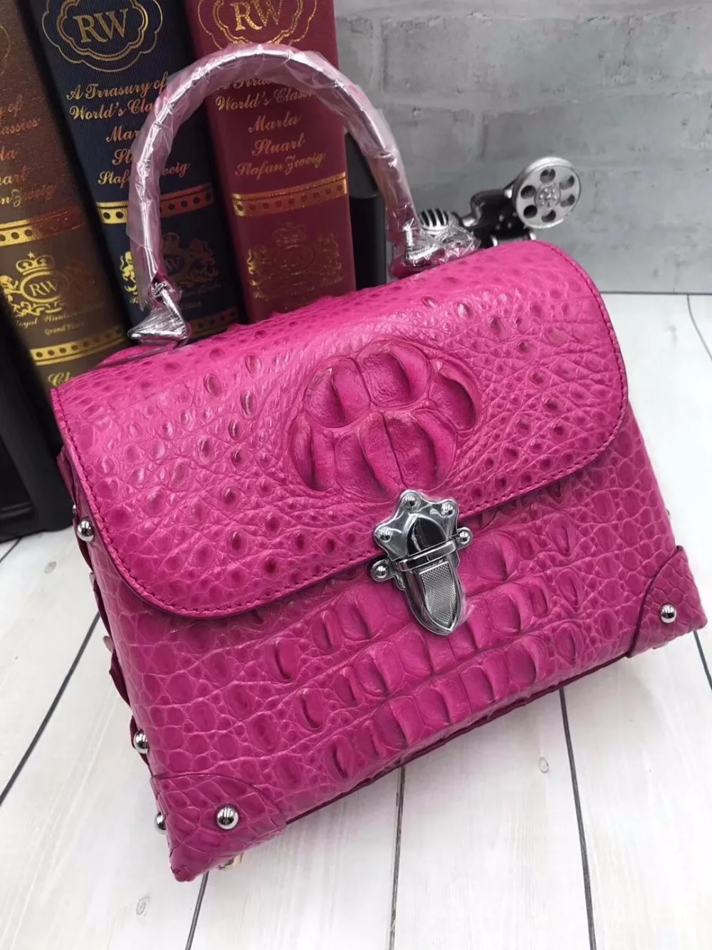 Fashion Design Genuine Crocodile Skin Female Small Purse Studs Handbag Exotic Alligator Leather Hot Pink Lady Cross Shoulder Bag
Fashion Design Genuine Crocodile Skin Female Small Purse Studs Handbag Exotic Alligator Leather Hot Pink Lady Cross Shoulder Bag