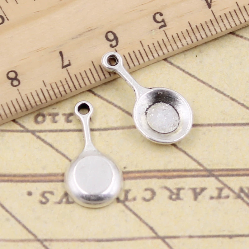 10pcs Charms frying pan 22x11mm Tibetan Silver Plated Pendants Antique Jewelry Making DIY Handmade Craft 
10pcs Charms frying pan 22x11mm Tibetan Silver Plated Pendants Antique Jewelry Making DIY Handmade Craft