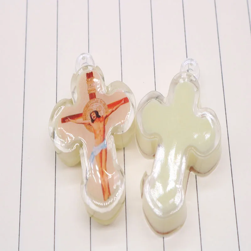 50 pieces / Catholic classic plastic luminous Jesus cross medal, gold Jesus cross.
50 pieces / Catholic classic plastic luminous Jesus cross medal, gold Jesus cross.