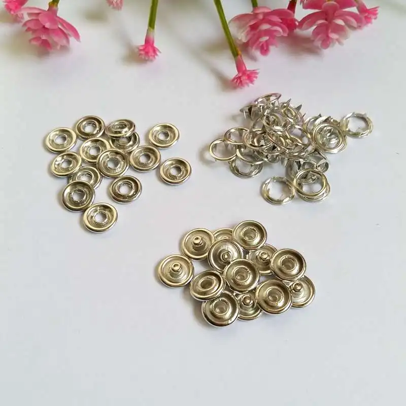 Silver 9.5/11/15mmmm Metal Copper Prong Snap Buttons Fasteners Press Studs Poppers Baby Romper Buckle Snap
Silver 9.5/11/15mmmm Metal Copper Prong Snap Buttons Fasteners Press Studs Poppers Baby Romper Buckle Snap