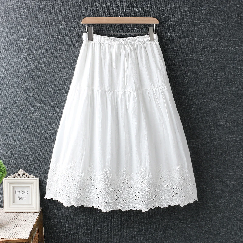 Elasticated waist cotton small fresh embroidery skirt black white skirt Lolita women 2019 summer
Elasticated waist cotton small fresh embroidery skirt black white skirt Lolita women 2019 summer