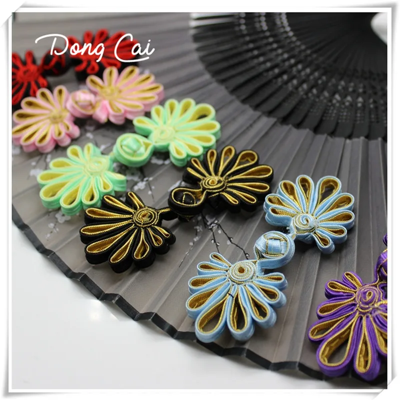 Golden Color Chinese Frog Buttons Christmas Trees Leaves Shape Chinese Knot Buttons DIY Cheongsam Tang Suit 1Pair
Golden Color Chinese Frog Buttons Christmas Trees Leaves Shape Chinese Knot Buttons DIY Cheongsam Tang Suit 1Pair