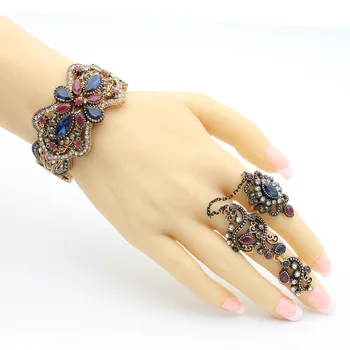 Vintage Turkish Women Hollow Flower Bangle Ring Retro Jewelry Sets Symmetrical Butterfly Bracelet Cuff Vines Double Finger Ring
Vintage Turkish Women Hollow Flower Bangle Ring Retro Jewelry Sets Symmetrical Butterfly Bracelet Cuff Vines Double Finger Ring