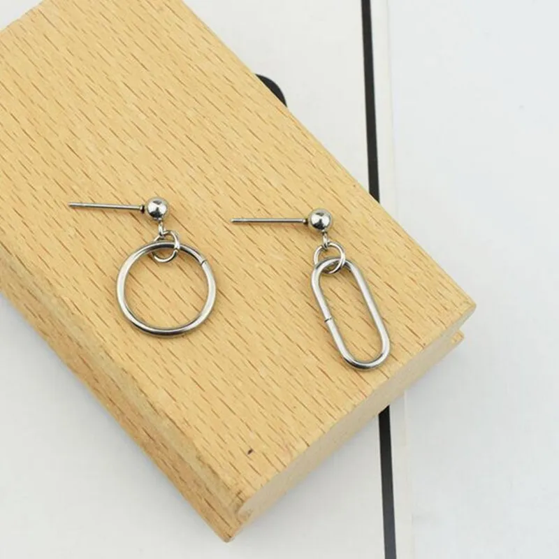 1 pair Minimalist Geometric Round Korean KPOP Circle Earrings For Women Mens Summer Fashion Stud Earrings ewelry
1 pair Minimalist Geometric Round Korean KPOP Circle Earrings For Women Mens Summer Fashion Stud Earrings ewelry