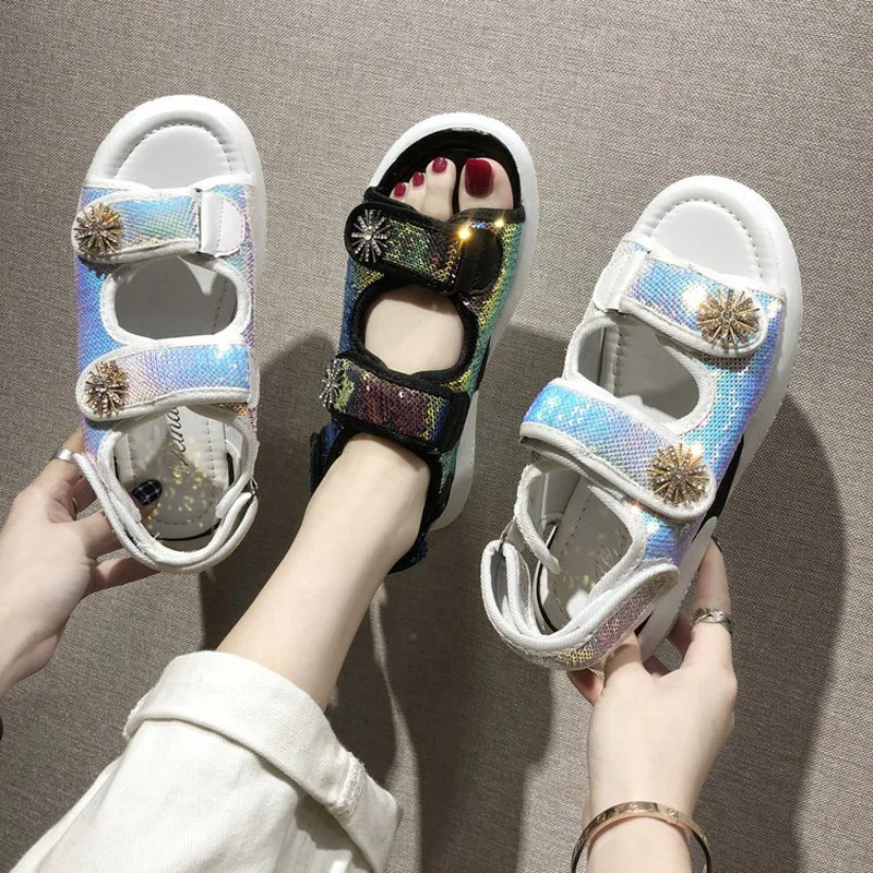 2019 New Gladiator Women Flat Sandals Platform Slip On Rome Flower Metal Mid Heel Creepers Soft Bottom Walking Shoes XWZ5798
2019 New Gladiator Women Flat Sandals Platform Slip On Rome Flower Metal Mid Heel Creepers Soft Bottom Walking Shoes XWZ5798