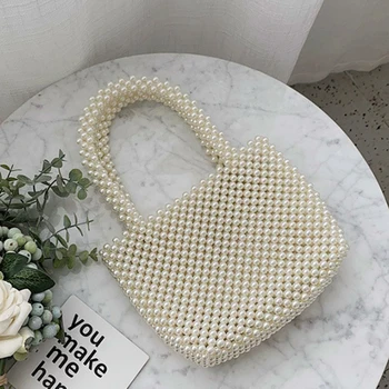 Women Vintage Pearls Handbag 2020 Spring Trendy Retro Chic Top Handle Bag Female Small Size Beading Classical Elegant Tote Bag
Women Vintage Pearls Handbag 2020 Spring Trendy Retro Chic Top Handle Bag Female Small Size Beading Classical Elegant Tote Bag