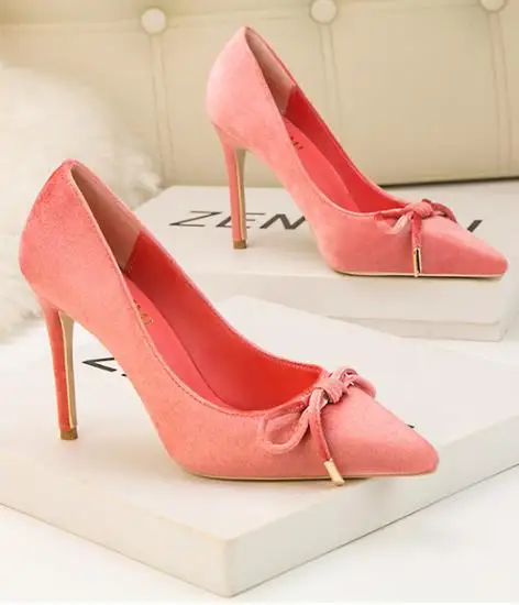 Korean version of the banquet high heel women's high heel stiletto shallow mouth solid color pointed sexy thin bow shoes
Korean version of the banquet high heel women's high heel stiletto shallow mouth solid color pointed sexy thin bow shoes