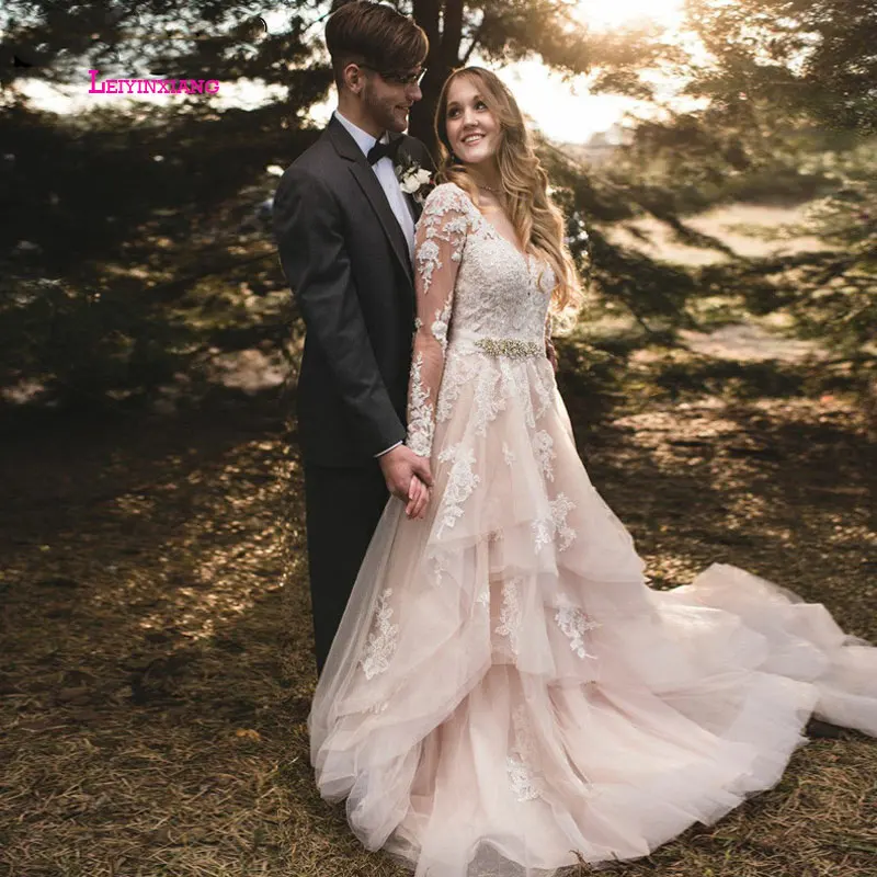 LEIYINXIANG New Arrival Bride Dress 2019Wedding Dress Vestido De Noiva Sereia Robe Backless Sexy Ball Gown Lace Appliques V-Neck
LEIYINXIANG New Arrival Bride Dress 2019Wedding Dress Vestido De Noiva Sereia Robe Backless Sexy Ball Gown Lace Appliques V-Neck