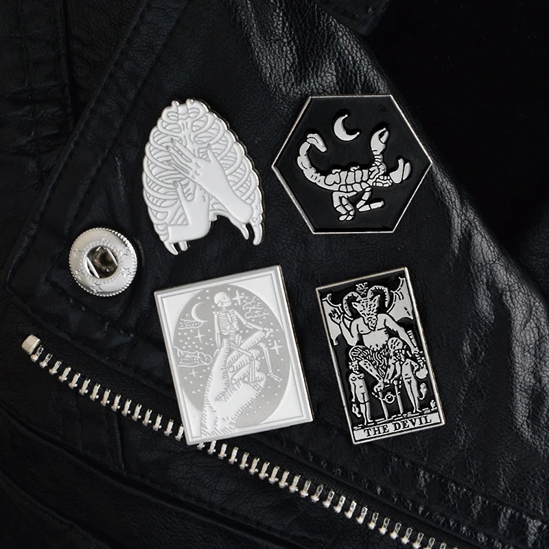 QIHE JEWELRY 4pcs/set The devil pin set Devil,scorpion,skeleton,rib cage,hands,Halloween pin Skeleton brooch Badges Lapel pin
QIHE JEWELRY 4pcs/set The devil pin set Devil,scorpion,skeleton,rib cage,hands,Halloween pin Skeleton brooch Badges Lapel pin