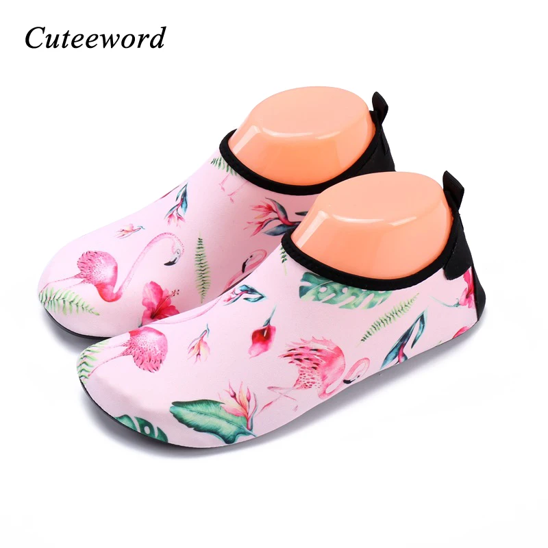 Children beach shoes Unisex boys girls aqua shoes water surfing casual swim socks shoes outdoor sports barefoot skin care shoes
Children beach shoes Unisex boys girls aqua shoes water surfing casual swim socks shoes outdoor sports barefoot skin care shoes