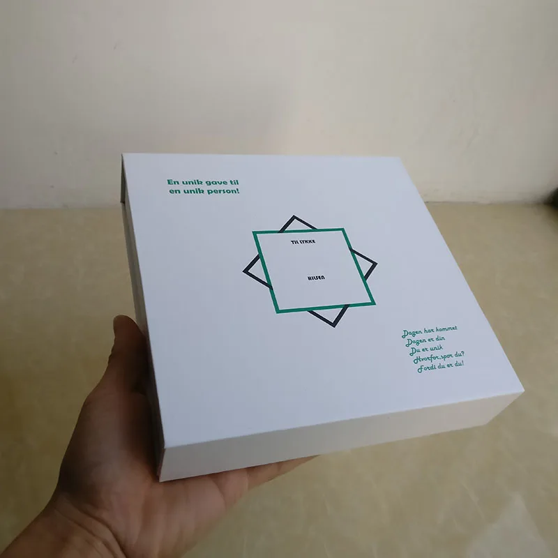 Manufacture Custom paperboard box printed logo high quality rigid gift box with magnet packaging clothing Weeding gift box
Manufacture Custom paperboard box printed logo high quality rigid gift box with magnet packaging clothing Weeding gift box