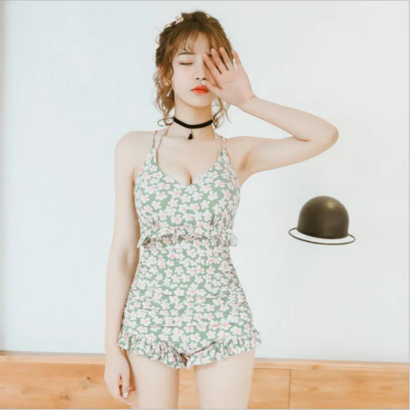 2019 Woman Plus Size Swimsuit One Piece Green Floral Bathing Suit for Women Big Leaf Swimming Vintage Bather Female Swimwear
2019 Woman Plus Size Swimsuit One Piece Green Floral Bathing Suit for Women Big Leaf Swimming Vintage Bather Female Swimwear