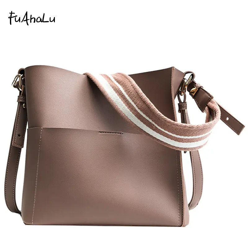 FuAhaLu Women autumn and winter new style wide shoulder strap shoulder bag with a simple diagonal cross child bucket 
FuAhaLu Women autumn and winter new style wide shoulder strap shoulder bag with a simple diagonal cross child bucket