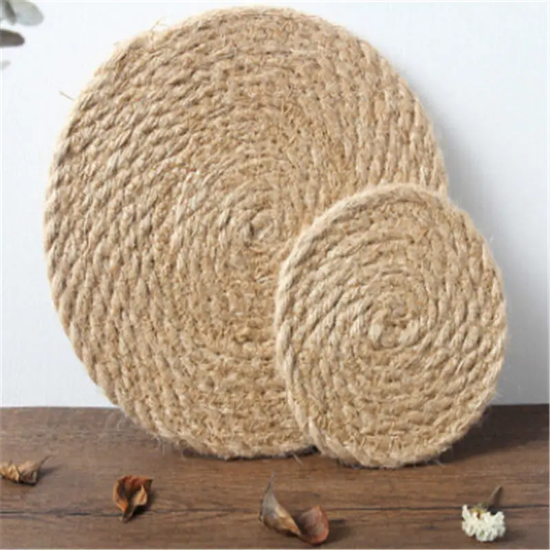 Hot Sell Rattan Placemats Straw Cup Coaster Dining Table Mat Heat Insulation Pot Holder Wicker Drink Coaster Kitchen Accessories
Hot Sell Rattan Placemats Straw Cup Coaster Dining Table Mat Heat Insulation Pot Holder Wicker Drink Coaster Kitchen Accessories