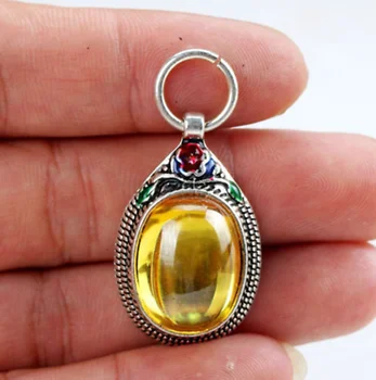 Exquisite Cloisonne Inlaid Natural Topaz Handwork Pendant
Exquisite Cloisonne Inlaid Natural Topaz Handwork Pendant