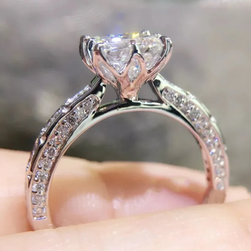 Top quality S925 Sterling silver Crown Princess simulation Moissanite carat luxurious Vintage Hollow Woman's ring Free shipping
Top quality S925 Sterling silver Crown Princess simulation Moissanite carat luxurious Vintage Hollow Woman's ring Free shipping