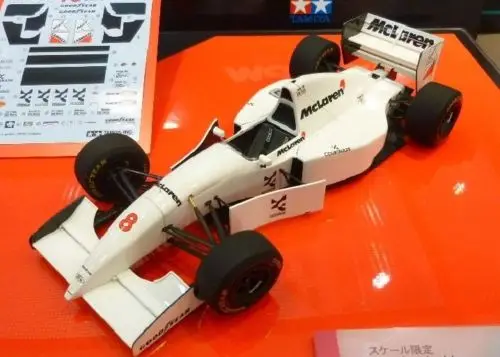 Tamiya 25172 1/20 Scale Model Car Kit McLaren MP4/8 Senna/Andretti/Hakkinen RC toy
Tamiya 25172 1/20 Scale Model Car Kit McLaren MP4/8 Senna/Andretti/Hakkinen RC toy