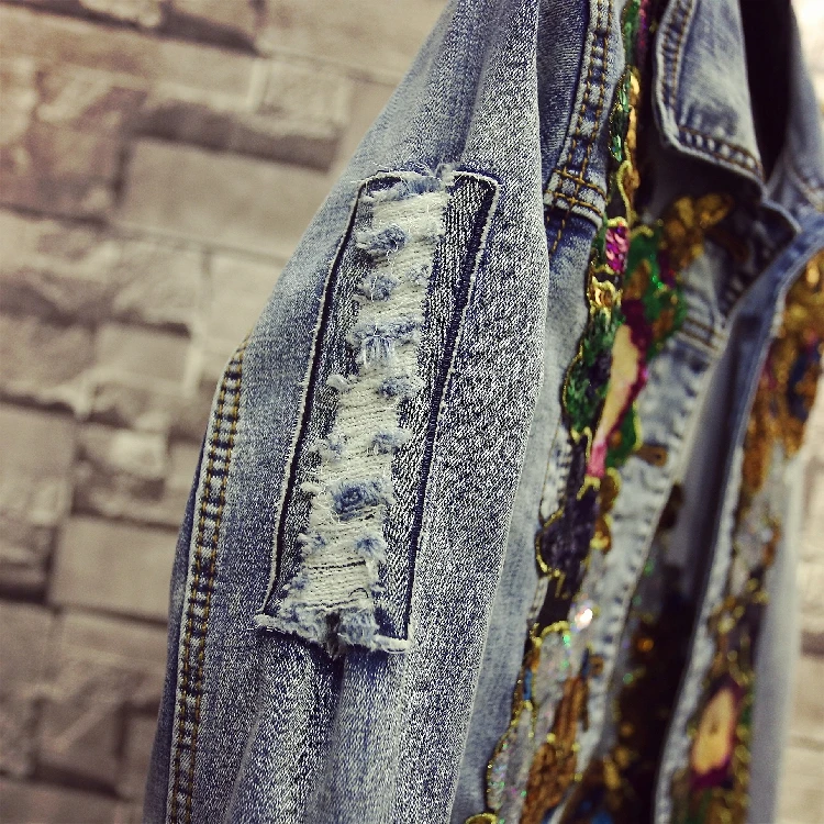 2018 Spring Jacket Women Denim Embroidery Rose Floral Beading Pearl Sequin Patch Epaulet Ripped Hole Bomber Denim Jacket 22