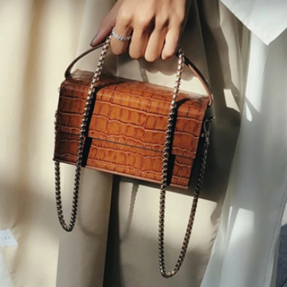 new Clear acrylic chains box bag women summer animal print Crocodile alligator leather totes handbag 2019 mesenger crossbody bag
new Clear acrylic chains box bag women summer animal print Crocodile alligator leather totes handbag 2019 mesenger crossbody bag