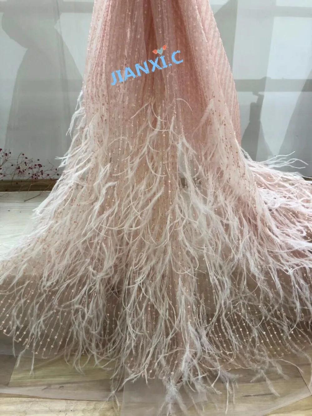 nice looking feather embroidery tulle mesh lace fabric JIANXI.C-11319 with good quality for party dress
nice looking feather embroidery tulle mesh lace fabric JIANXI.C-11319 with good quality for party dress
