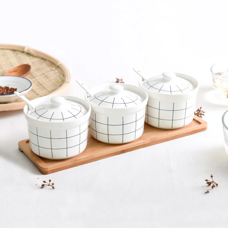 Household Ceramic Seasoning Jar Japanese Spice Rack Salt and Pepper Bottle Three-piece Suit Kitchen Storage Supplies
Household Ceramic Seasoning Jar Japanese Spice Rack Salt and Pepper Bottle Three-piece Suit Kitchen Storage Supplies