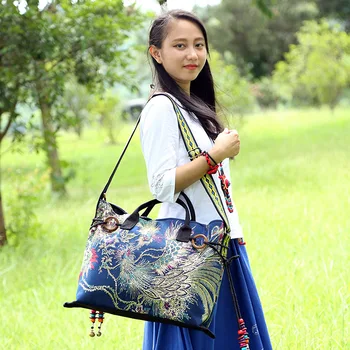 Vintage National Ethnic embroidery bags Chinese style Embroidered shoulder bag lady Travel Shopping handbag Sac Femme Bolsos
Vintage National Ethnic embroidery bags Chinese style Embroidered shoulder bag lady Travel Shopping handbag Sac Femme Bolsos