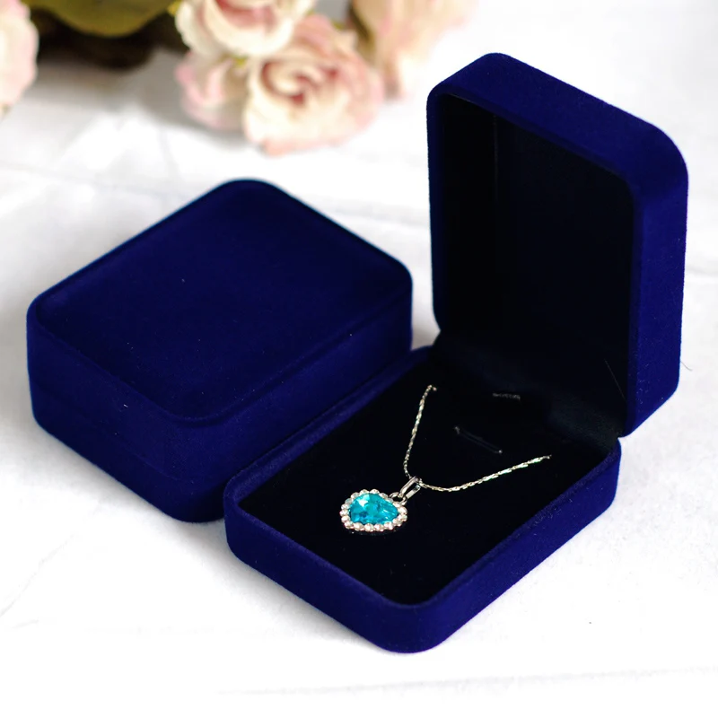 Free shipping Wholesale 12pcs/Lot Blue Fashion Velvet Jewelry Necklace Pendants Gift Packaging Display Box Case
Free shipping Wholesale 12pcs/Lot Blue Fashion Velvet Jewelry Necklace Pendants Gift Packaging Display Box Case