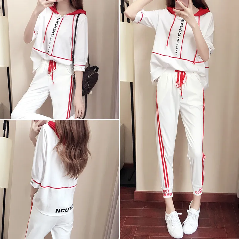 Summer Sports Suit Korean Version of Five-point Sleeves Hooded Sweater Women's Nine Pants Sportswear Two Sets of Tide
Summer Sports Suit Korean Version of Five-point Sleeves Hooded Sweater Women's Nine Pants Sportswear Two Sets of Tide