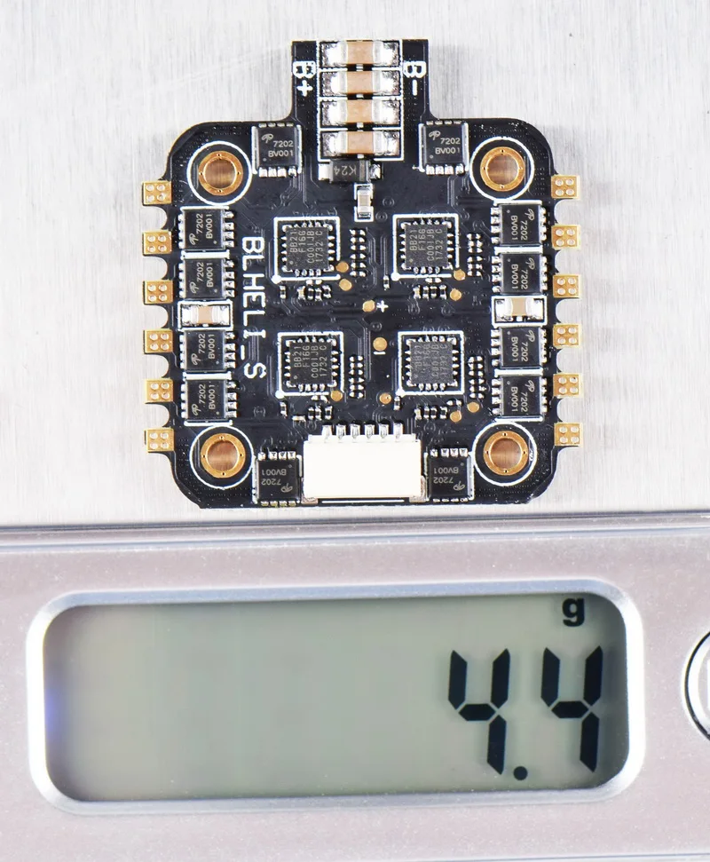 4-in-1-15A-ESC-2S-4S-BLHeli-S-Firmware-ESC-DShot600-20-20mm-Hole-Distance (2)