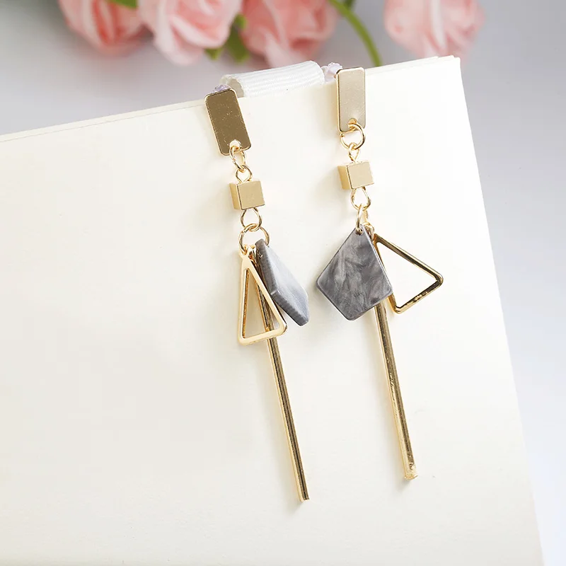 new Korean Fashion Acrylic Geometric Gold Silver Long Drop Earrings for Women Party Metal Rhinestones Hanging Earring Jewelry
new Korean Fashion Acrylic Geometric Gold Silver Long Drop Earrings for Women Party Metal Rhinestones Hanging Earring Jewelry